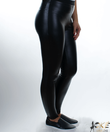 Fekete műbőr női leggings csipkés szegéllyel Fekete műbőr női leggings csipkés szegéllyel