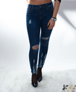 Szakadt, slim fit női farmer nadrág Szakadt, slim fit női farmer nadrág