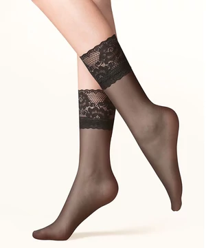 Gabriella csipkés fekete bokafix Kala