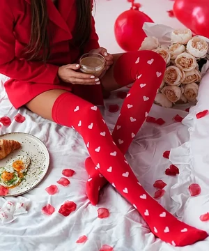 Szivecskés pamut combzokni piros