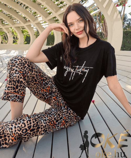 Rövid ujjú női pizsama tigris mintával