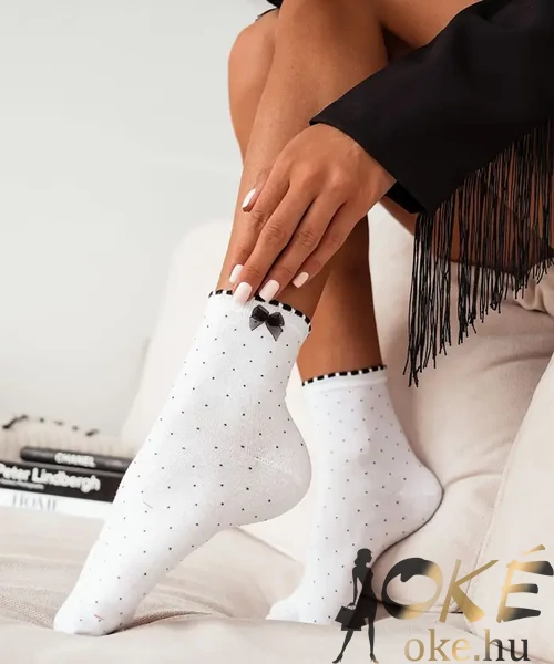 Pöttyös zokni masnival